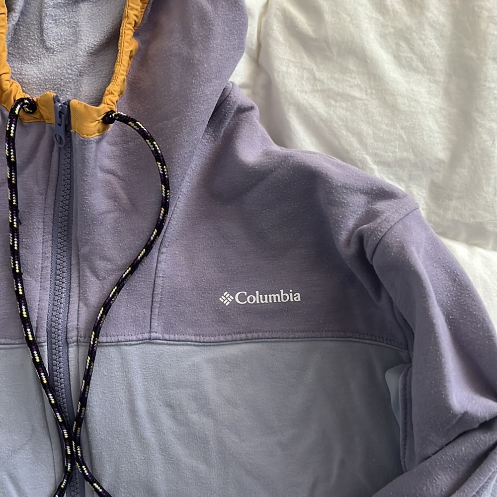 Columbia Sweatshirt - Women’s Medium